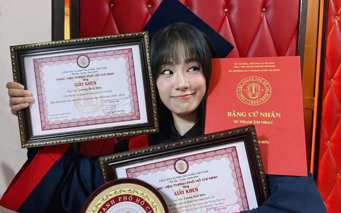 Lương Bích Hữu tốt nghiệp đại học ở tuổi 41