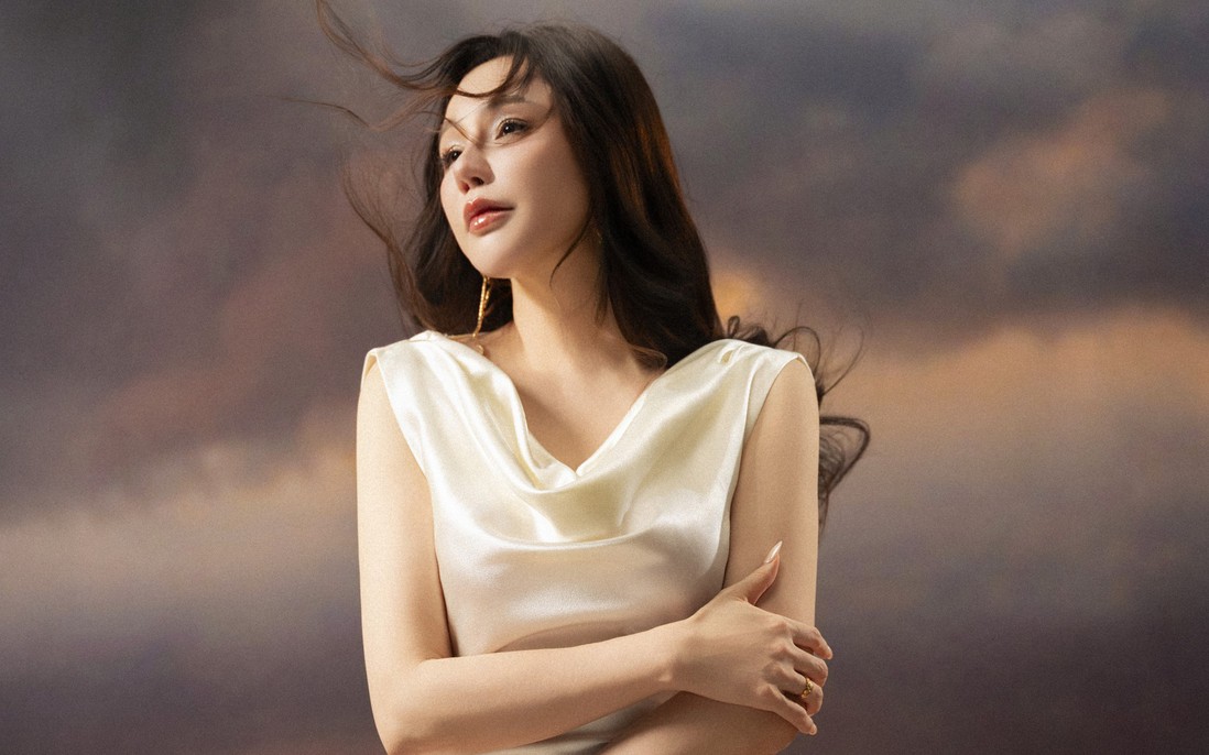 Hồ Quỳnh Hương coi âm nhạc là nơi giãi bày và chữa lành