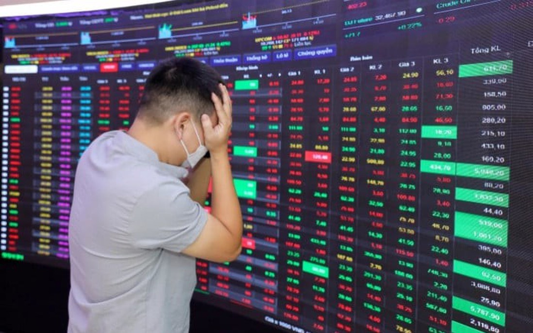 VN-Index hụt hơi, cổ phiếu bất động sản vẫn chìm trong sắc đỏ