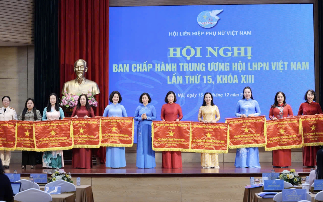 Bế mạc Hội nghị lần thứ 15 Ban Chấp hành TƯ Hội LHPN Việt Nam khóa XIII