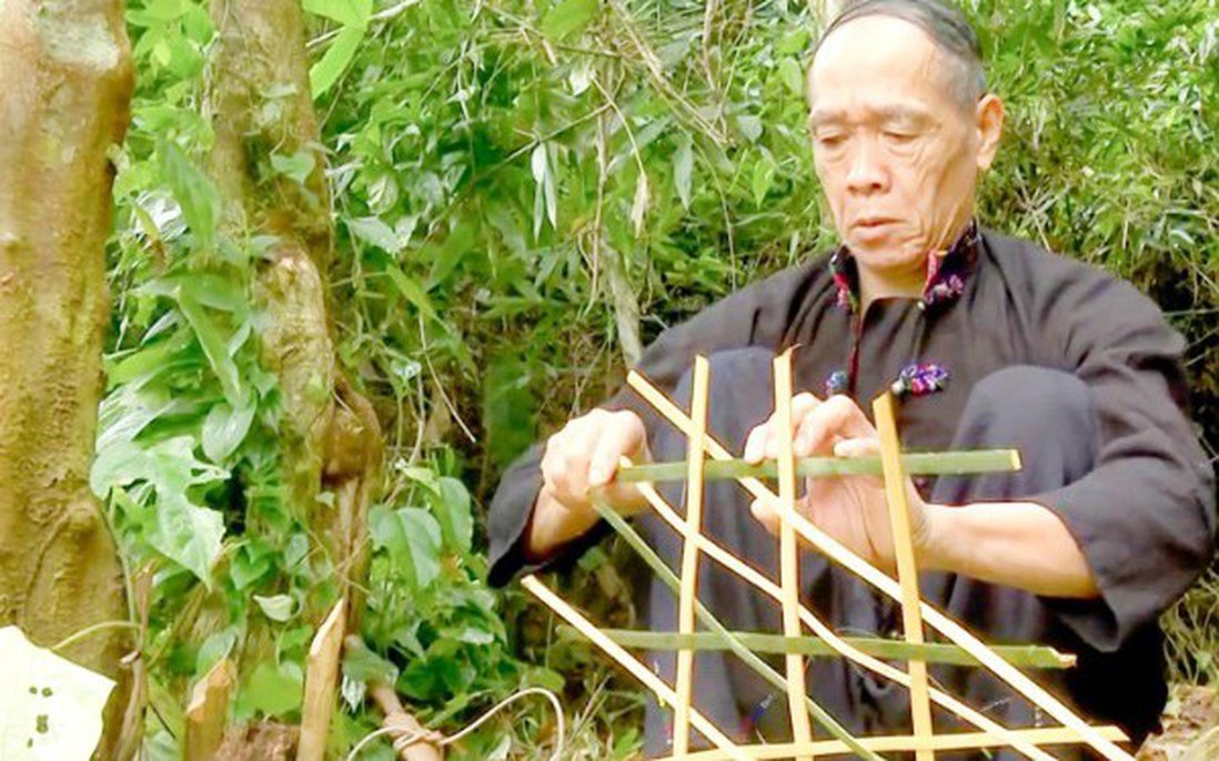 Giữ hồn rừng bằng lễ "cấm bản" của người Lự