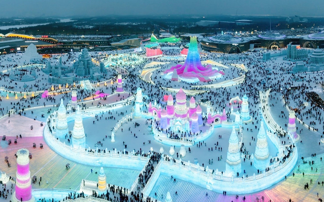 Khai trương công viên băng tuyết lớn nhất thế giới