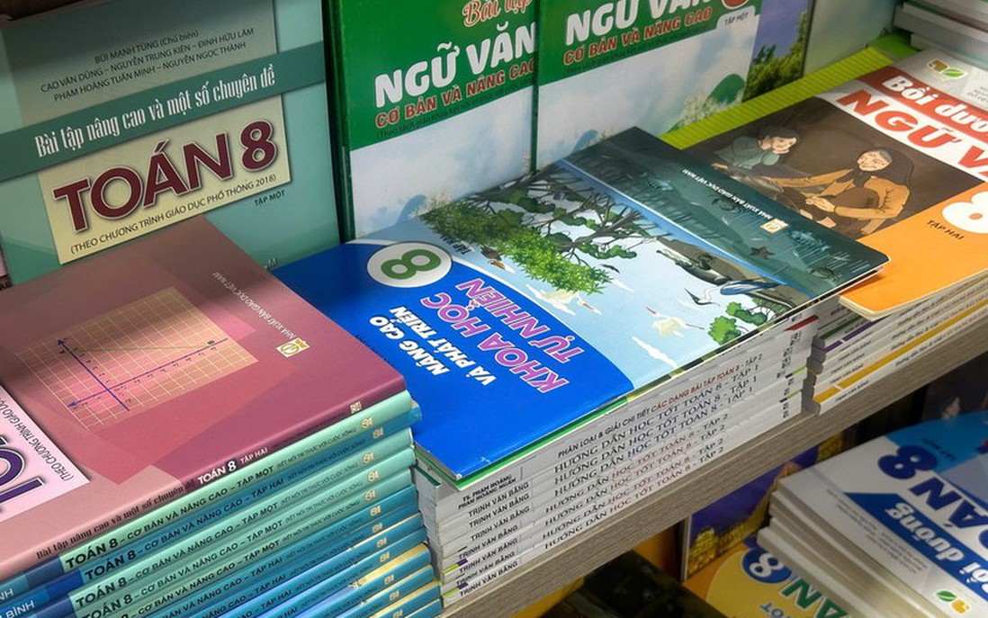 Tặng tủ sách giáo khoa dùng chung trị giá 3 tỷ đồng cho Cần Thơ, An Giang, Cà Mau