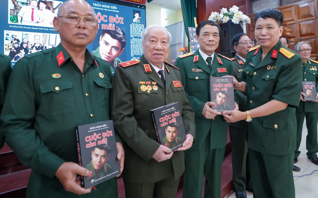 Trao giải Cuộc vận động viết và sưu tầm kỷ vật “Tình yêu trong chiến tranh”