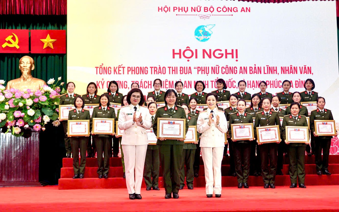 Phát động phong trào thi đua "Ba Nhất" trong toàn lực lượng phụ nữ Công an nhân dân