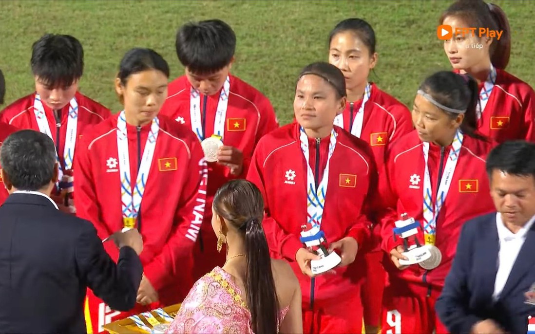Thua luân lưu, Đội tuyển bóng đá nữ Việt Nam nhận Huy chương bạc SEA Games 33