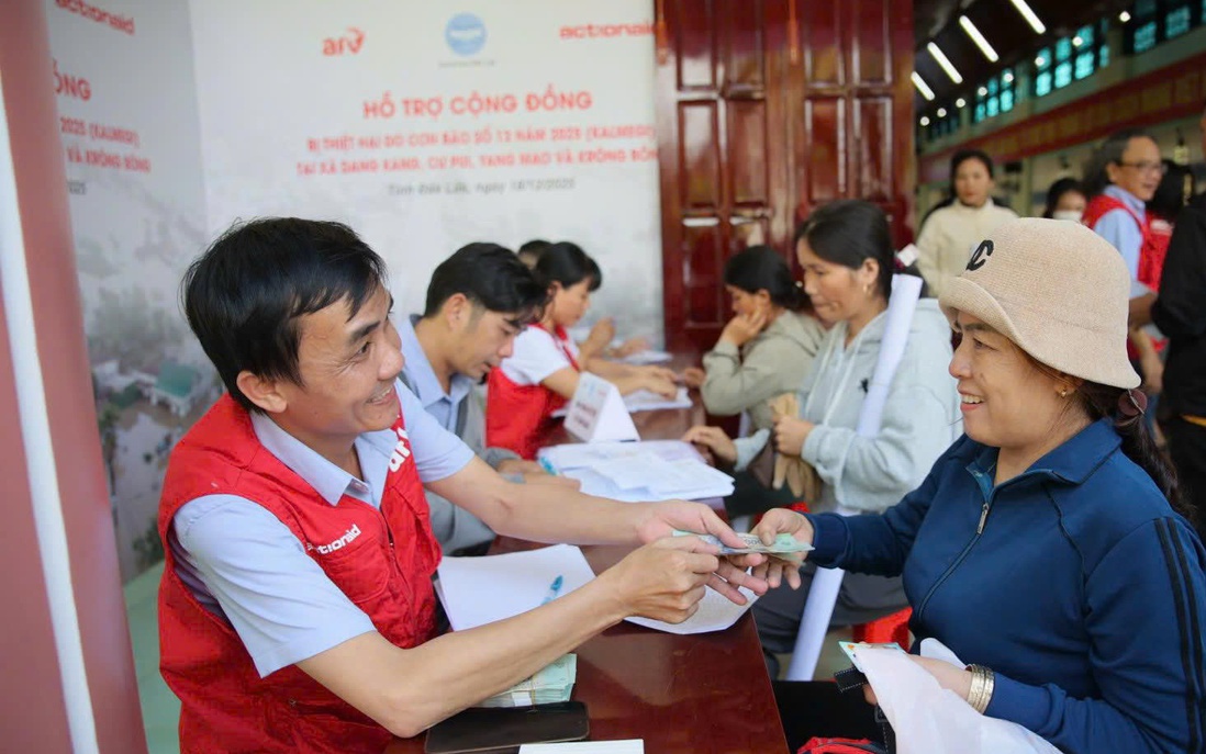 Trao hơn 1 tỷ đồng hỗ trợ người dân Đắk Lắk khắc phục hậu quả mưa lũ