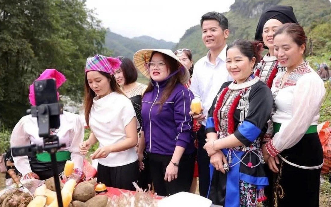 Chuyển đổi số để rút ngắn khoảng cách thông tin, nâng hiệu quả giảm nghèo