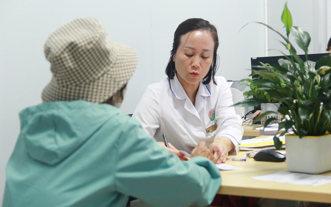 Bảo hiểm y tế bổ sung không phải "bảo hiểm cao cấp" thay thế hệ thống an sinh cơ bản