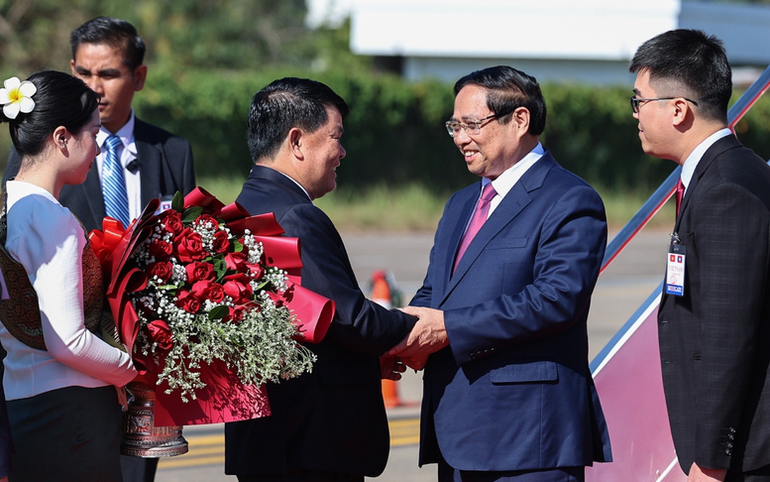 Thủ tướng Phạm Minh Chính tới Thủ đô Vientiane, bắt đầu chuyến công tác tại Lào