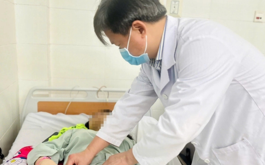 Khám bệnh miễn phí, bác sĩ phát hiện ca vỡ thai ngoài tử cung