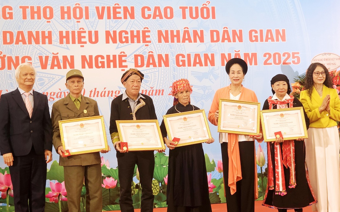 Thêm 9 người được phong tặng danh hiệu Nghệ nhân dân gian năm 2025