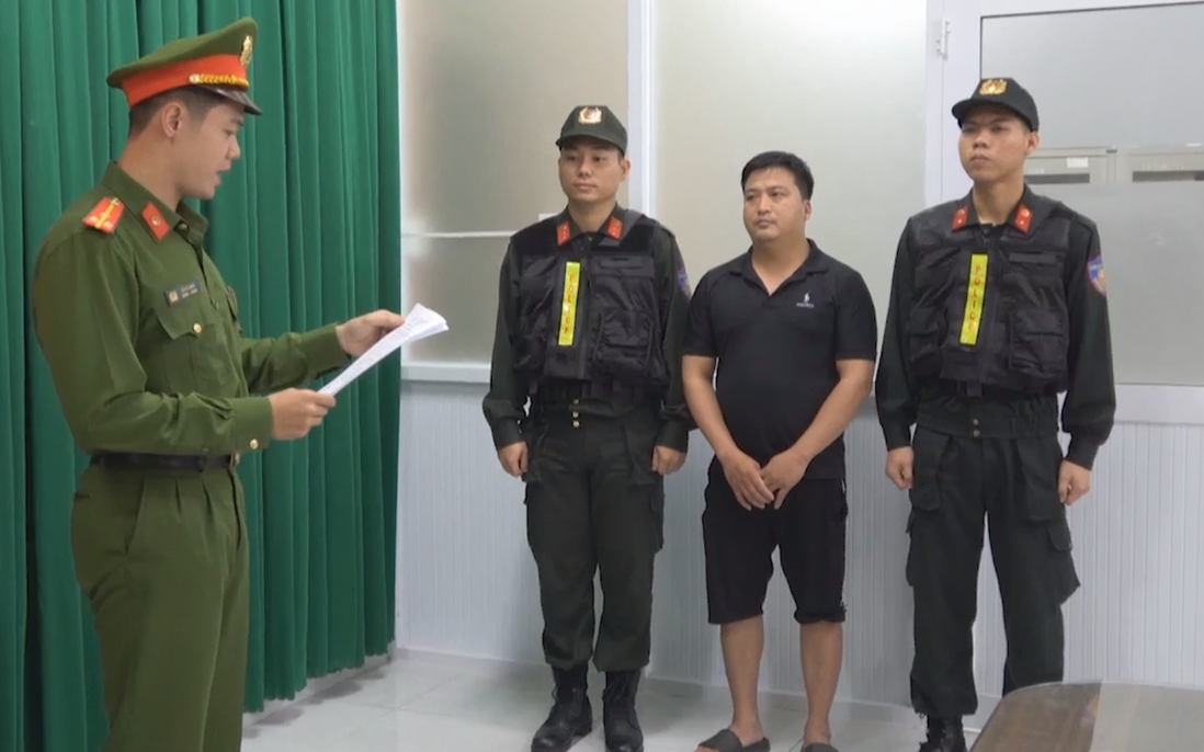 Khởi tố 7 đối tượng "phù phép" thịt heo thành thịt bò bằng hóa chất, bán cho các quán ăn