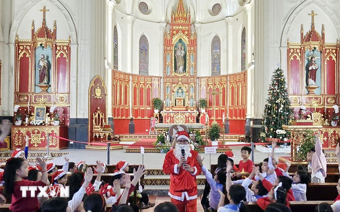 Giáng sinh là dịp để yêu thương và sẻ chia