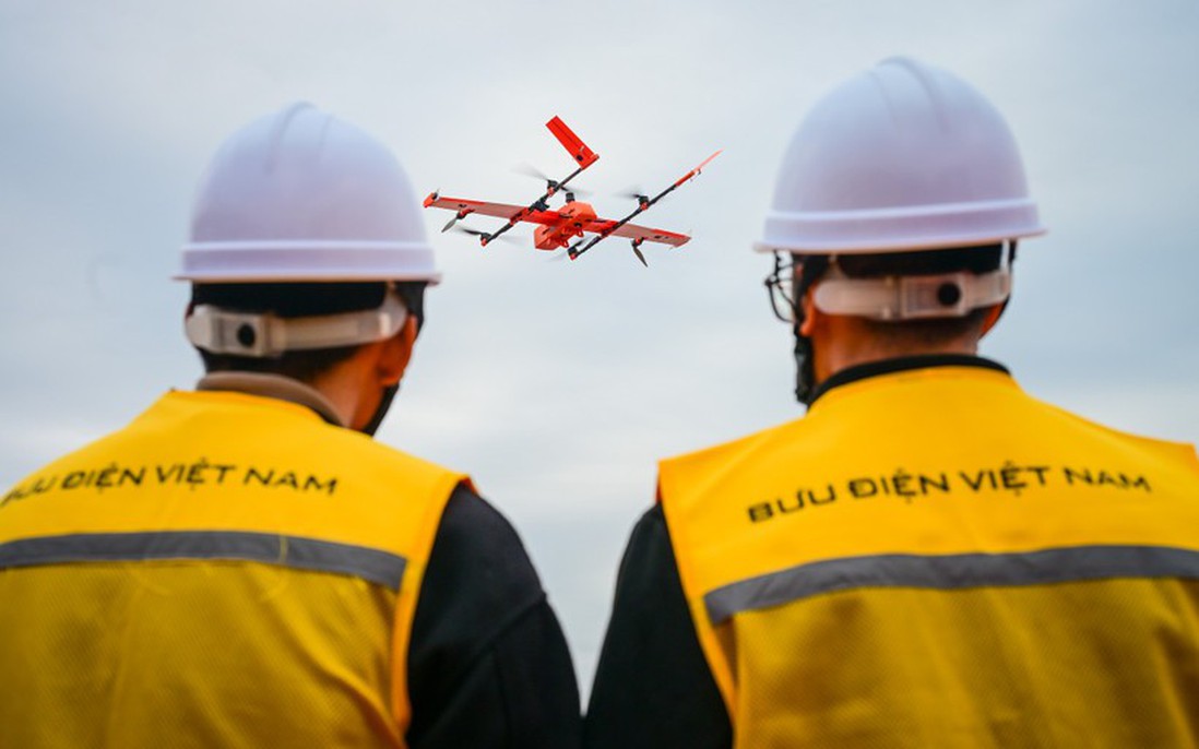Lần đầu tiên thí điểm ứng dụng UAV trong vận chuyển y tế tại Hà Nội