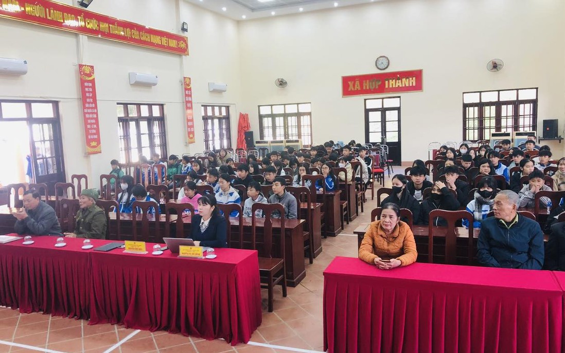 Truyền thông mở lối giảm nghèo thông tin ở Hợp Thành