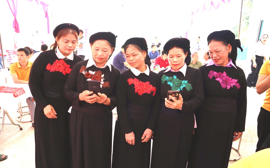 Chợ Mới lấp "khoảng trống thông tin" để thoát nghèo bền vững