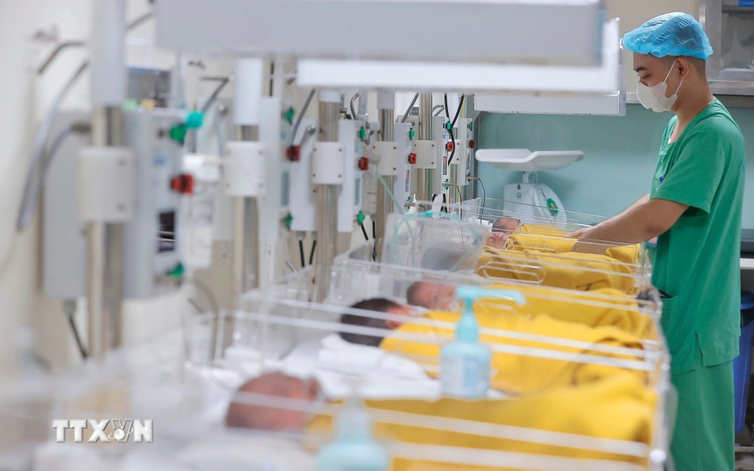 “Yêu nước là sinh đủ 2 con”: Thông điệp mới trước nguy cơ suy giảm dân số