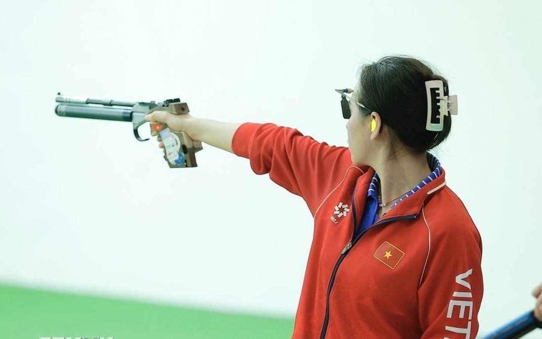 Trao Bằng khen của Thủ tướng cho vận động viên thi đấu xuất sắc tại SEA Games 33