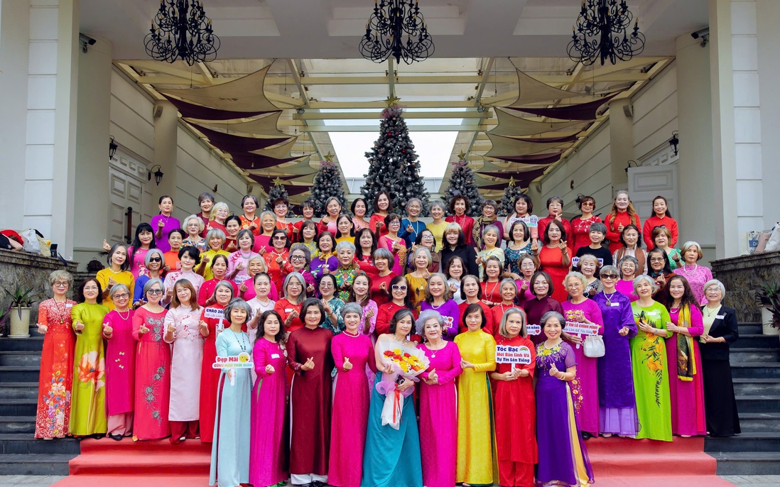 "Tóc bạc lấp lánh" Đà Nẵng: sống trọn vẹn, tự tin và tự hào là chính mình