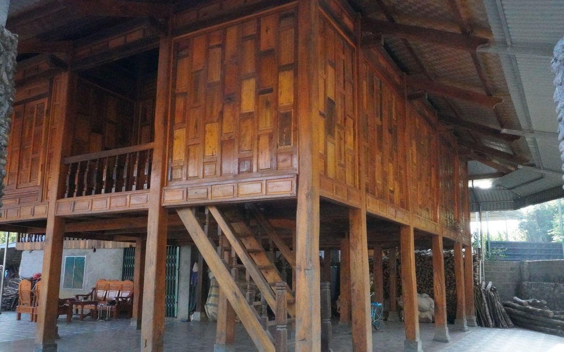 Mái ấm mới của bà con dân tộc Lự ở Bản Thẳm