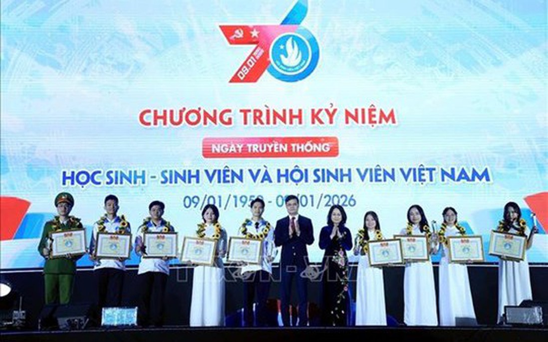 Tuyên dương học sinh, sinh viên tiêu biểu nhân kỷ niệm 76 năm Ngày truyền thống Hội Sinh viên Việt Nam