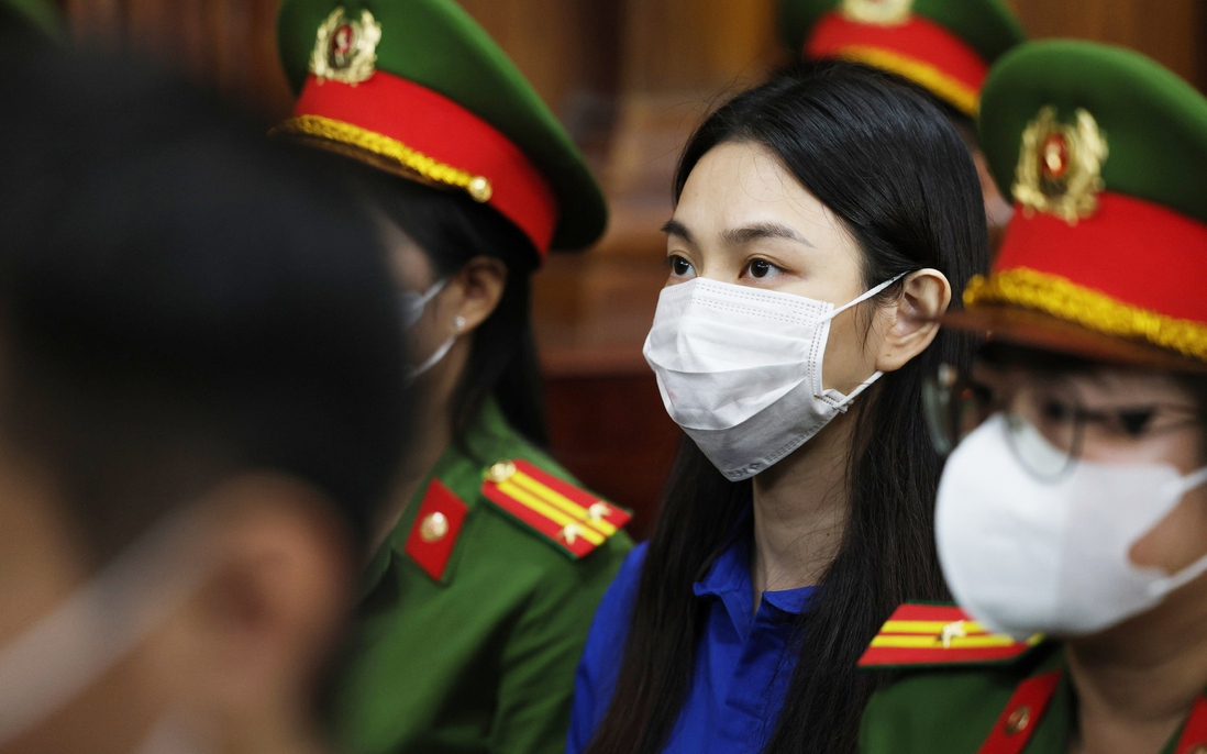 Người nổi tiếng "hết thời" tự đăng quảng cáo?