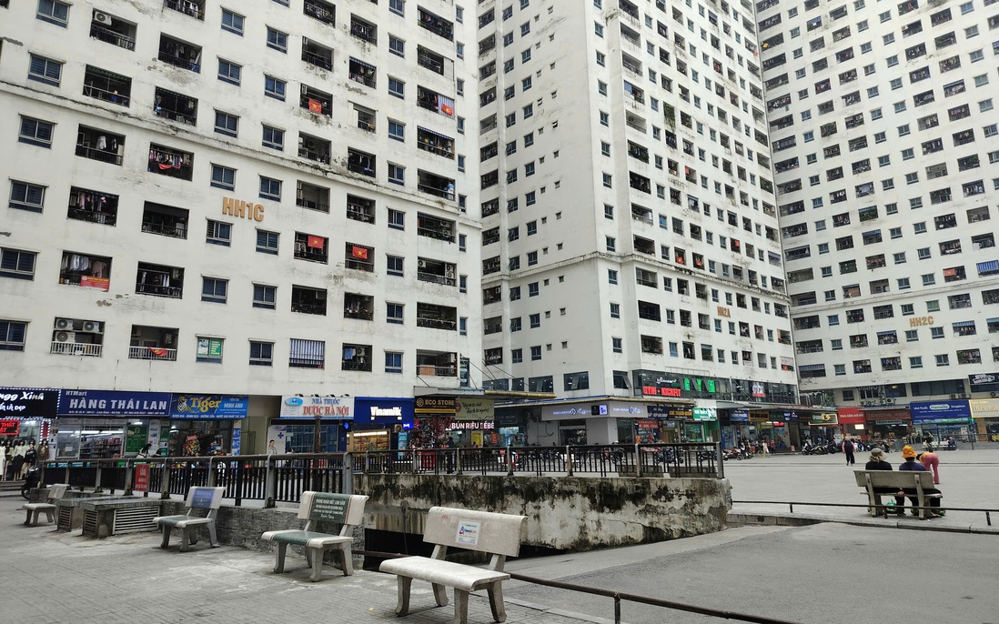 Chung cư "vạn dân" ở Hà Nội cấm gửi xe điện: Cư dân mong được đối thoại