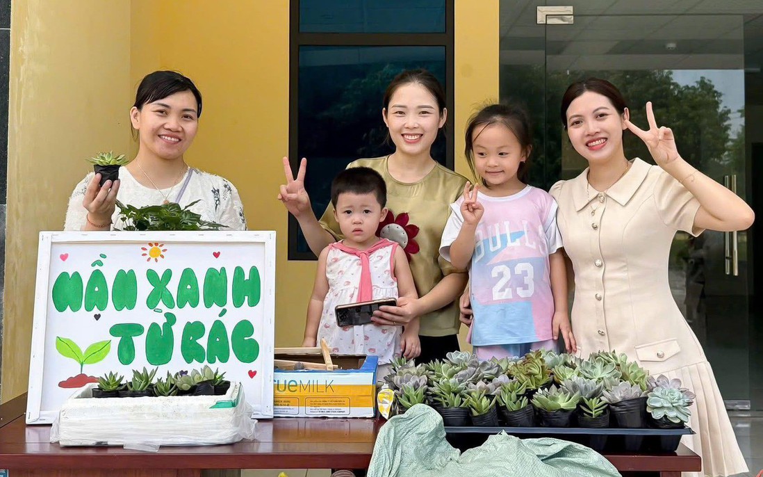 Dùng chai nhựa tái chế thành tất ấm mùa đông