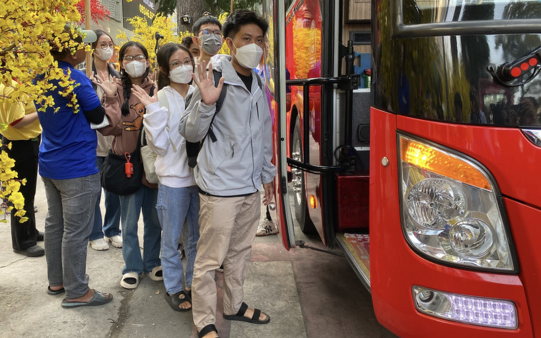 Tặng 4.230 vé xe ôtô cho sinh viên, thanh niên công nhân về quê đón Tết