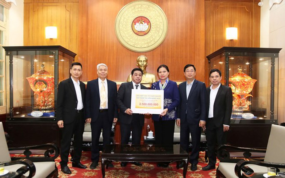 2,5 tỷ đồng từ Liên hiệp các tổ chức người Việt Nam tại LB Nga hỗ trợ đồng bào khắc phục thiệt hại do bão, lũ