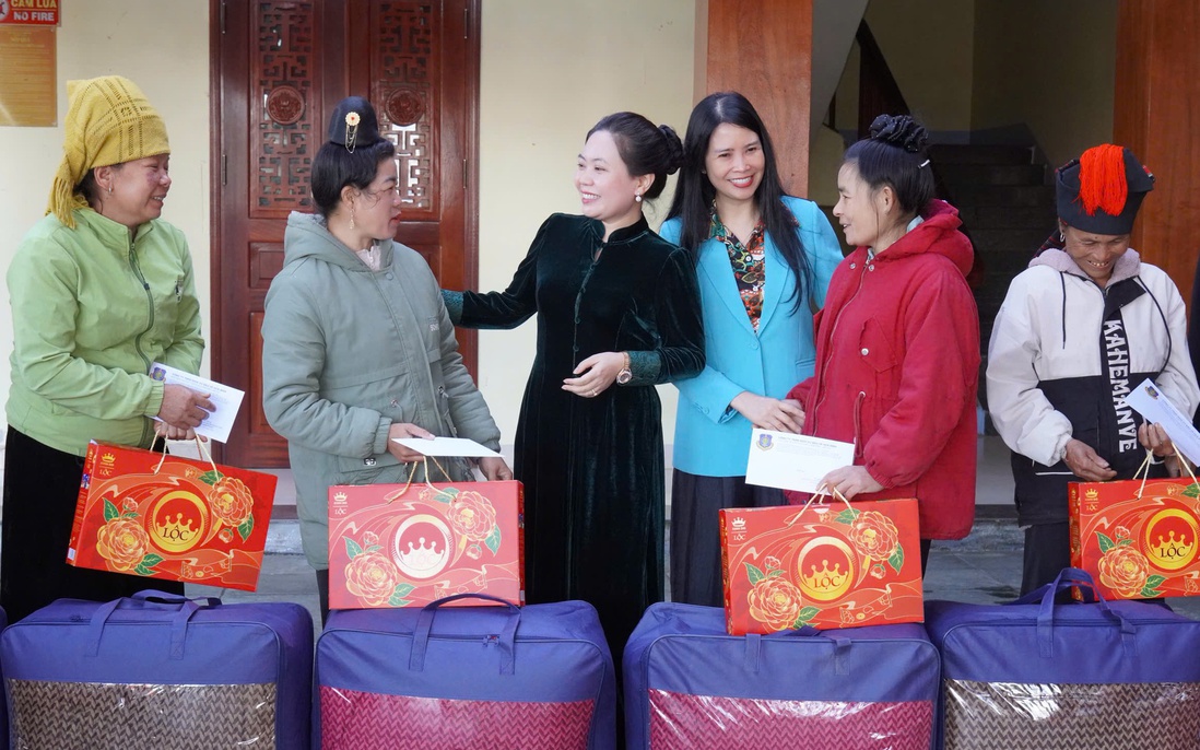 Hội LHPN Việt Nam trao "Tết yêu thương" tại tỉnh Điện Biên