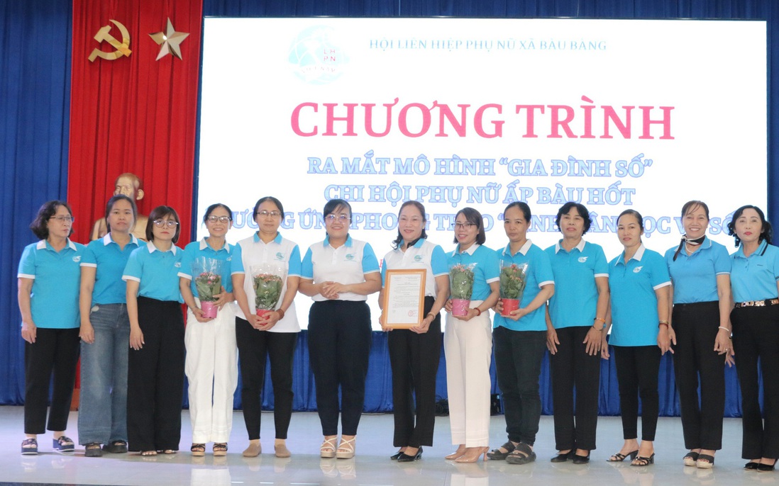 TPHCM: Hội LHPN xã Bàu Bàng ra mắt mô hình "Gia đình số"