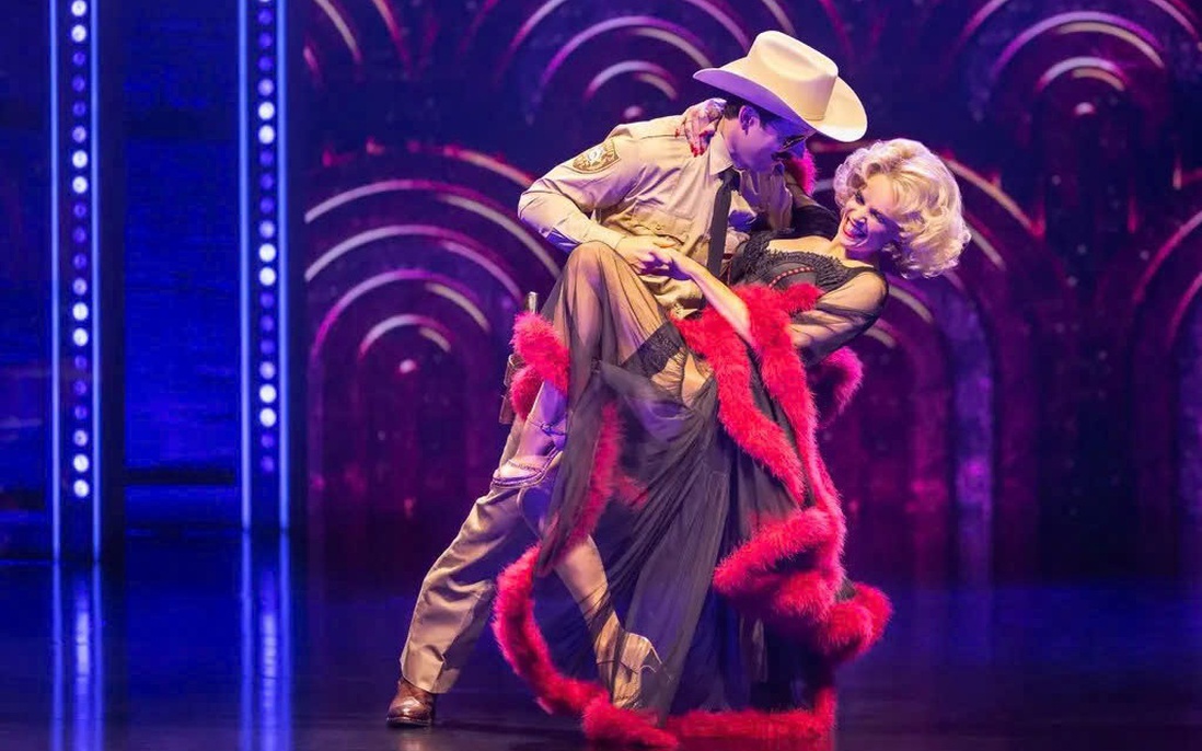 Mandy Moore - nữ biên đạo múa đứng sau những điệu nhảy quyến rũ của Taylor Swift