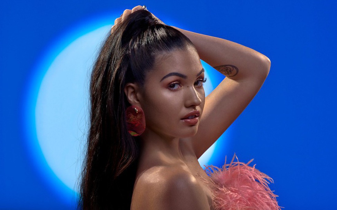 Ca khúc “Mad love”: Tiếng nói về sự chủ động của phụ nữ trong tình yêu