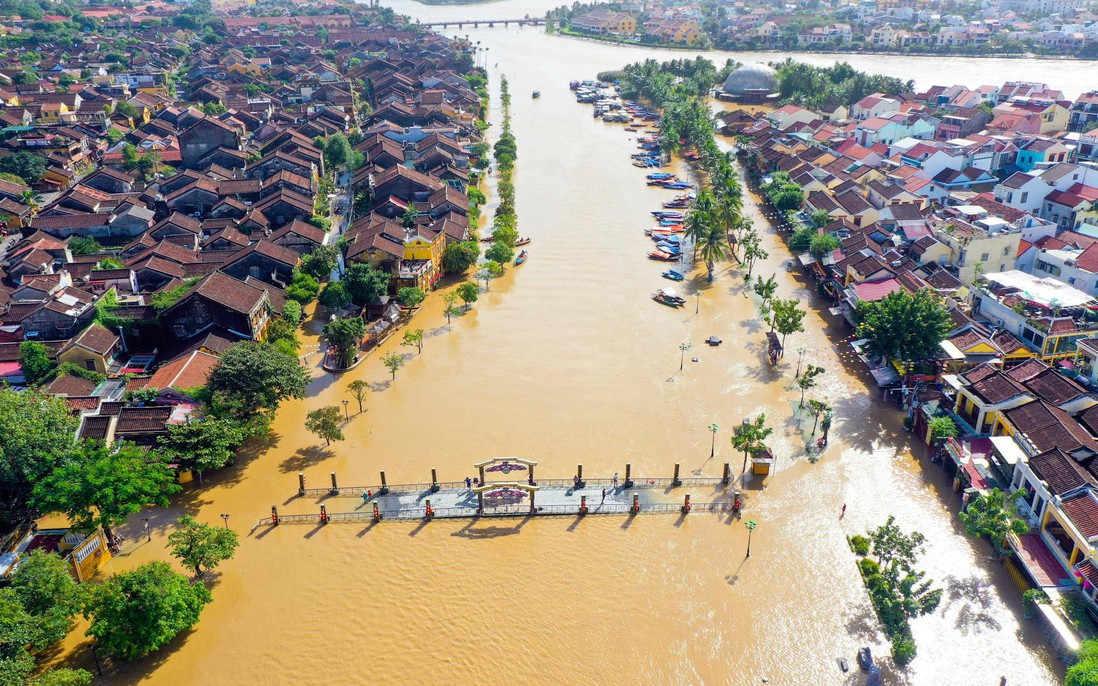 "Việt Nam nên dùng AI theo dõi dữ liệu nước hồ, quỹ đạo bão để cảnh báo lũ trước 48 - 72 giờ"