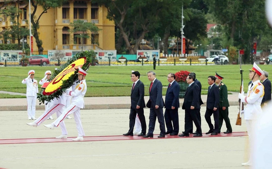 Kỷ niệm 95 năm Ngày thành lập Đảng: Lãnh đạo Đảng, Nhà nước vào Lăng viếng Chủ tịch Hồ Chí Minh