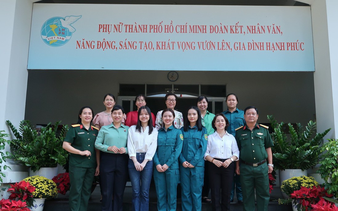 3 nữ công dân của TPHCM tình nguyện nhập ngũ 