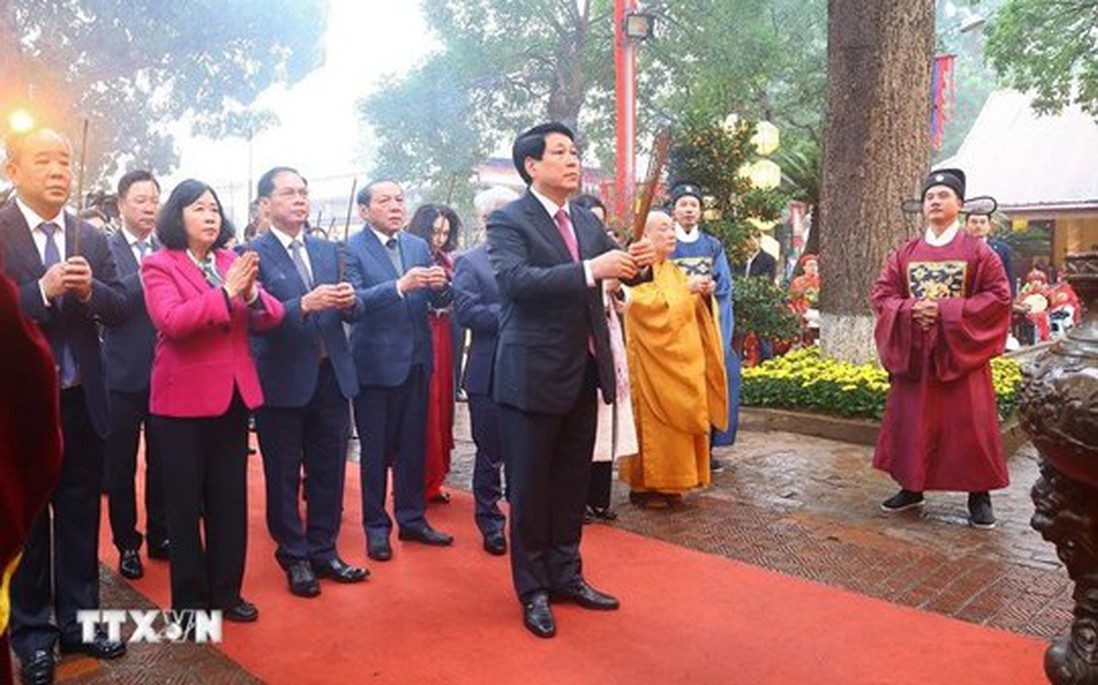 Chủ tịch nước chủ trì Lễ dâng hương khai Xuân tại Hoàng thành Thăng Long