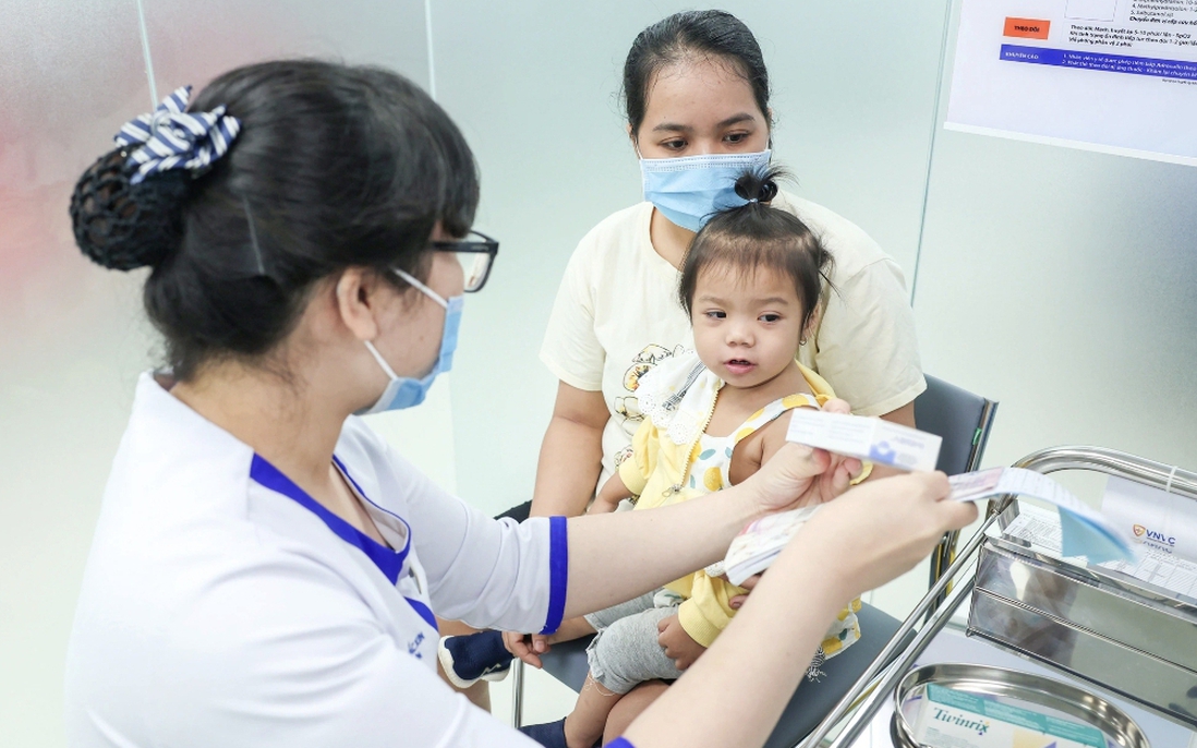 Thủ tướng yêu cầu đẩy nhanh tiêm chủng vaccine phòng, chống bệnh Sởi