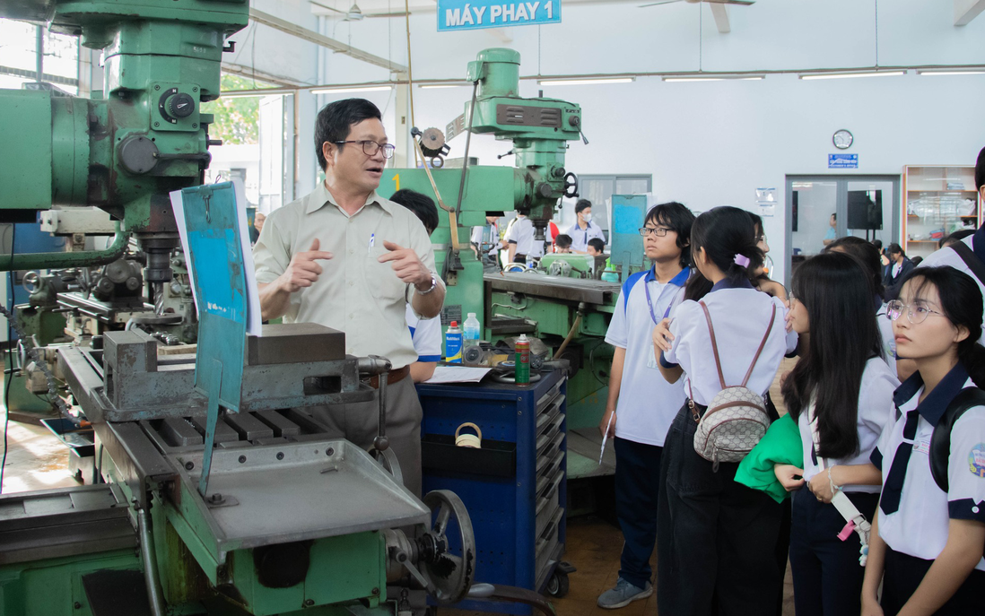 Nữ sinh ngành khoa học kỹ thuật: Càng học càng thấy thú vị