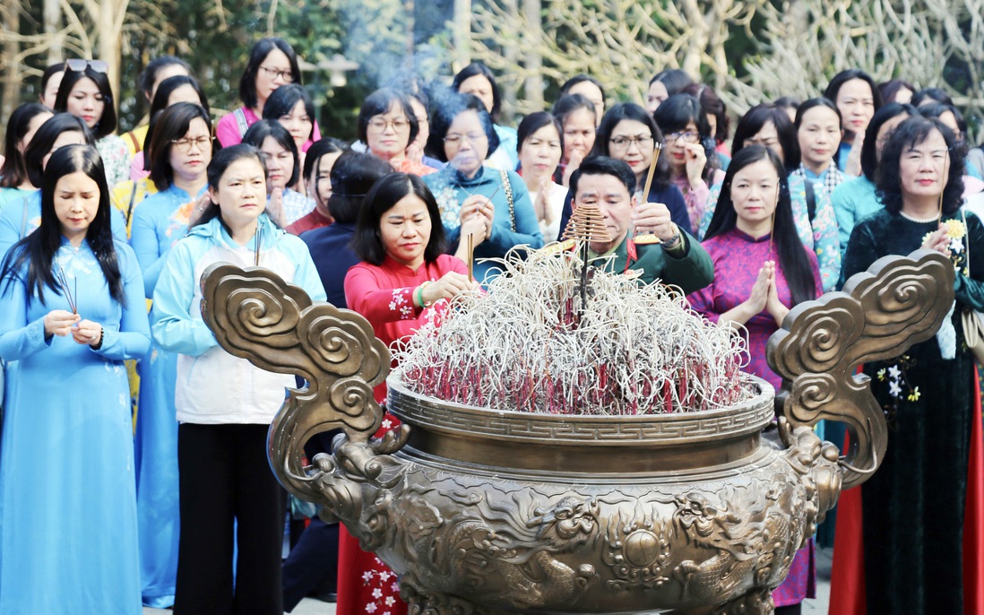 Cơ quan TƯ Hội LHPN Việt Nam về nguồn, giáo dục truyền thống tại Khu di tích K9 Đá Chông 