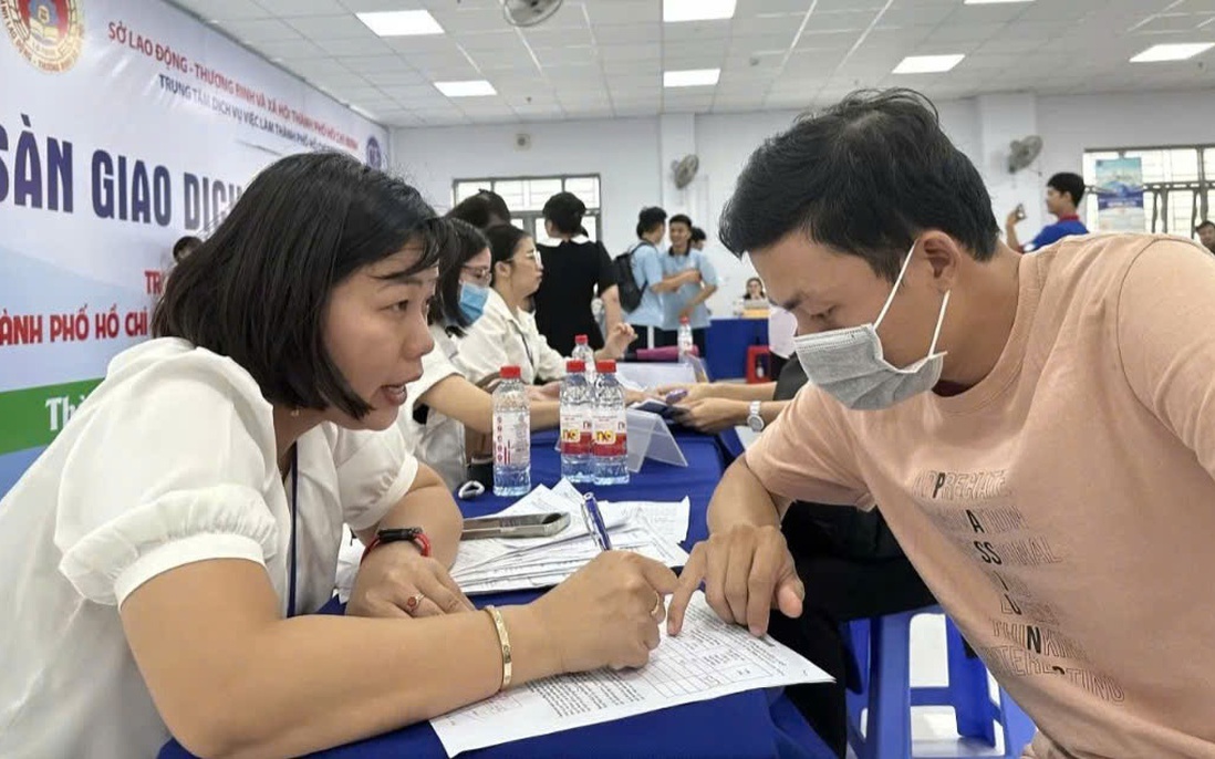 Cơ hội việc làm ngành bảo hiểm, bất động sản cho người trong diện tinh giản biên chế