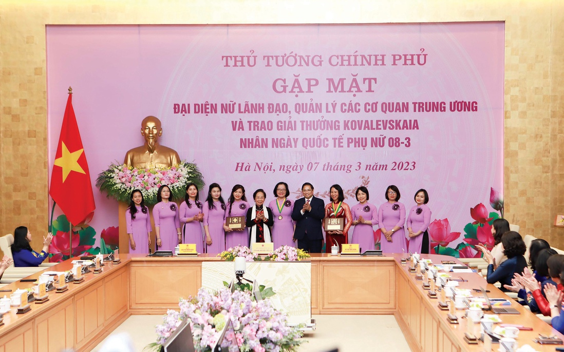40 năm Giải thưởng Kovalevskaia: Tôn vinh nữ trí thức và thúc đẩy bình đẳng giới trong khoa học