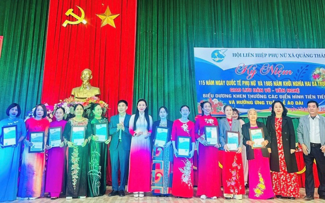 Thanh Hóa: Biểu dương gương phụ nữ điển hình trong phong trào hiến đất làm đường