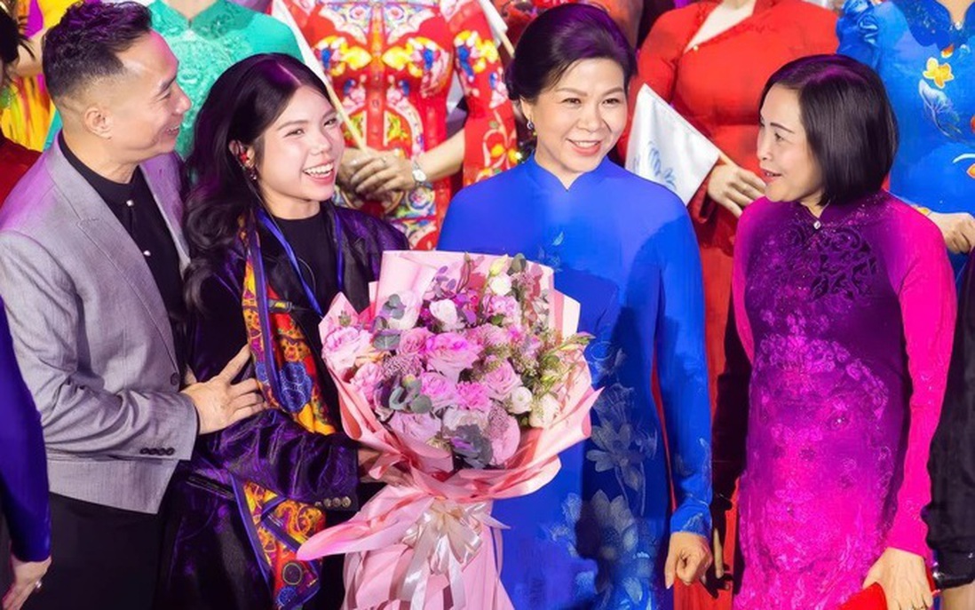 Phu nhân Tổng Bí thư và thông điệp về bản sắc dân tộc qua nghệ thuật Áo dài Biểu trưng Hội LHPN Việt Nam