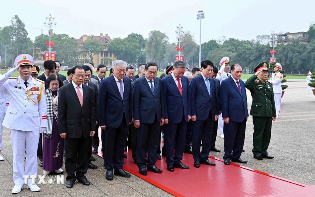 50 năm Thống nhất đất nước: Lãnh đạo Đảng, Nhà nước vào Lăng viếng Chủ tịch Hồ Chí Minh