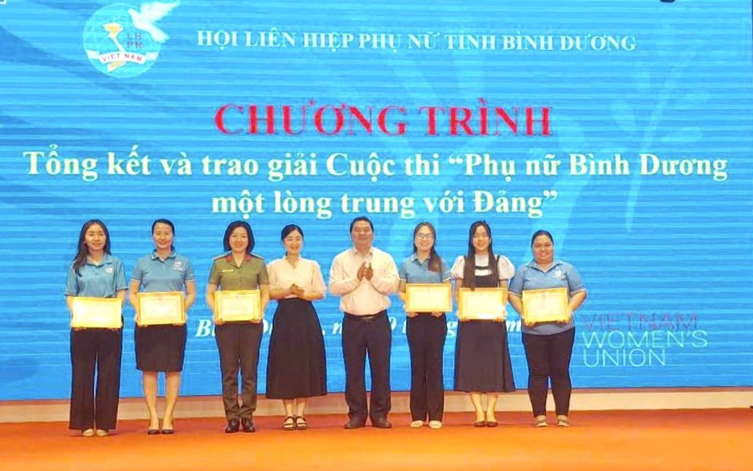 67 tập thể và cá nhân được trao giải cuộc thi "Phụ nữ Bình Dương một lòng trung với Đảng"