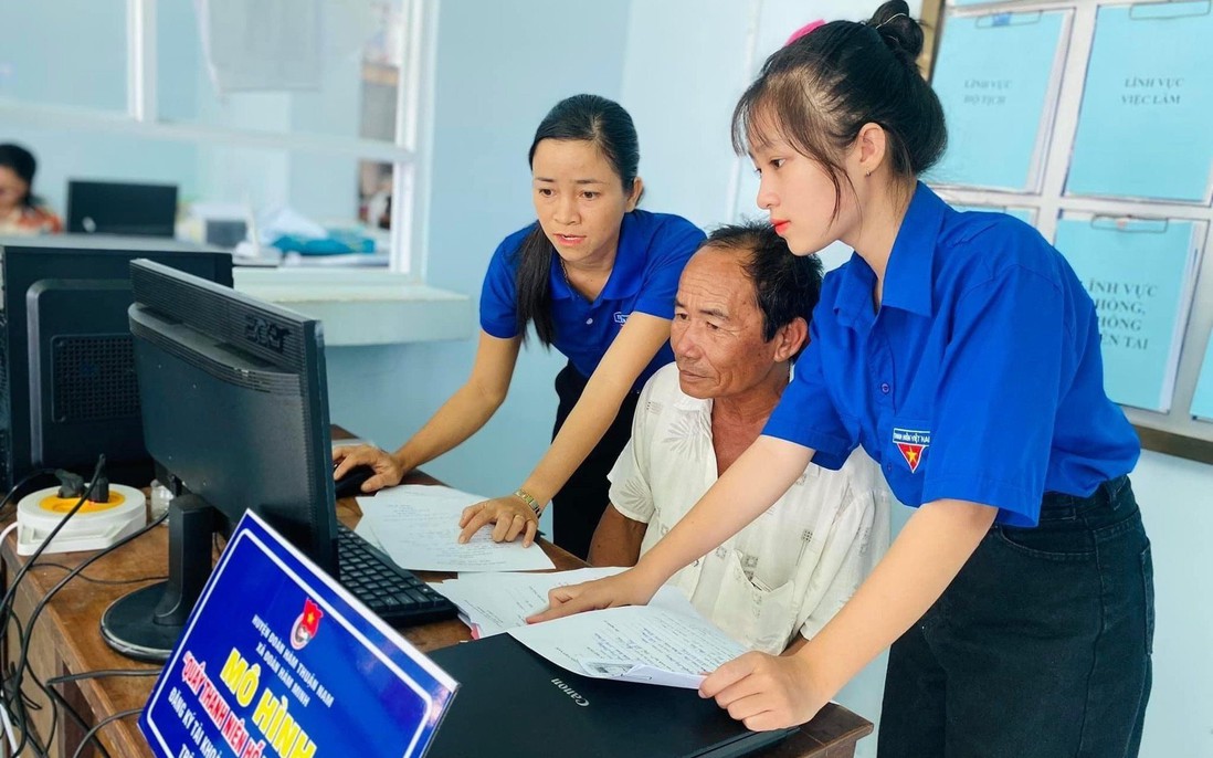 Bình dân học vụ số: Xây dựng các quy định, hướng dẫn, chương trình phổ cập kỹ năng số