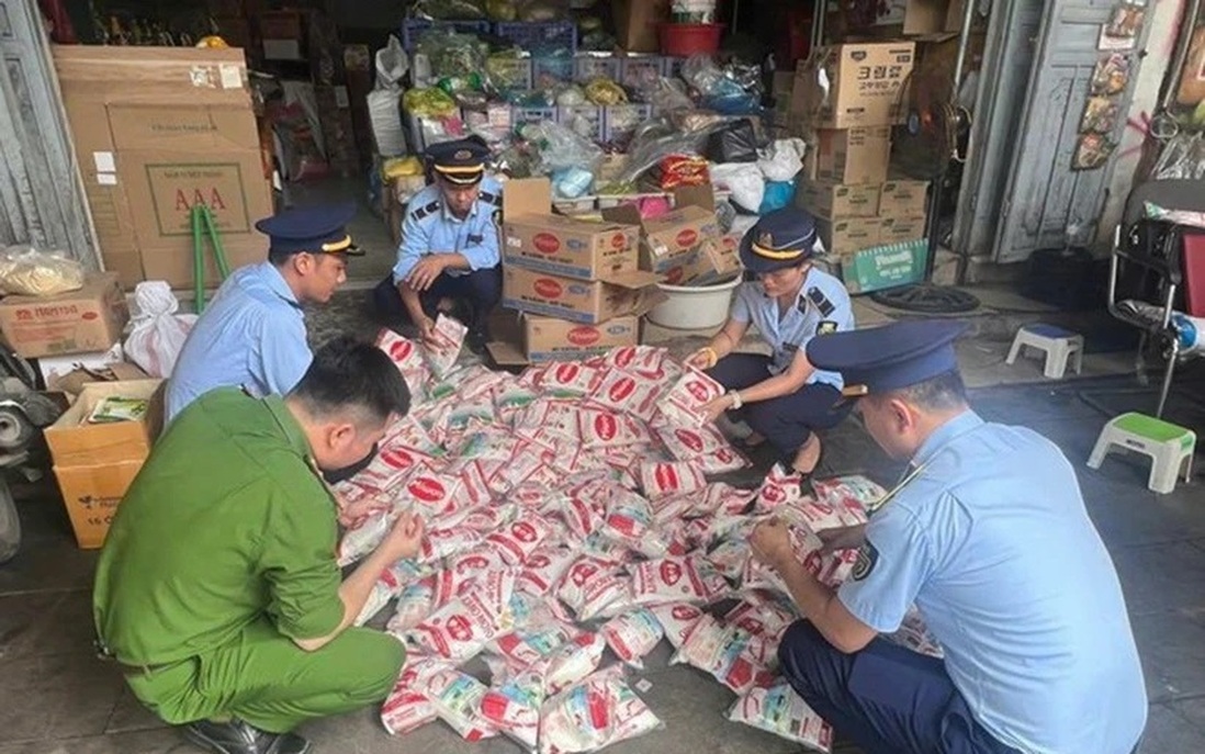 Nghệ An: Ngăn chặn hơn nửa tấn mì chính giả trước khi đưa ra thị trường